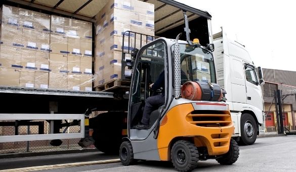 Guaranteed vs. Non-Guaranteed Shipping Options
