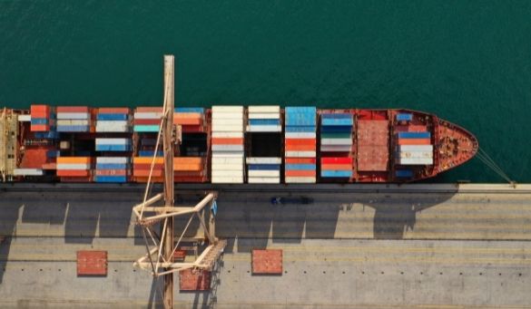 8 Tips for Choosing the Right Shipping Carrier for Your Needs