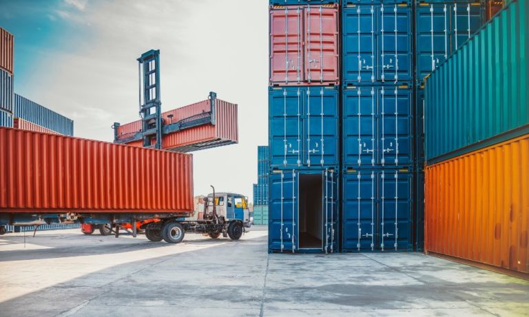 Freight Broker vs. Freight Forwarder: What’s the Difference?