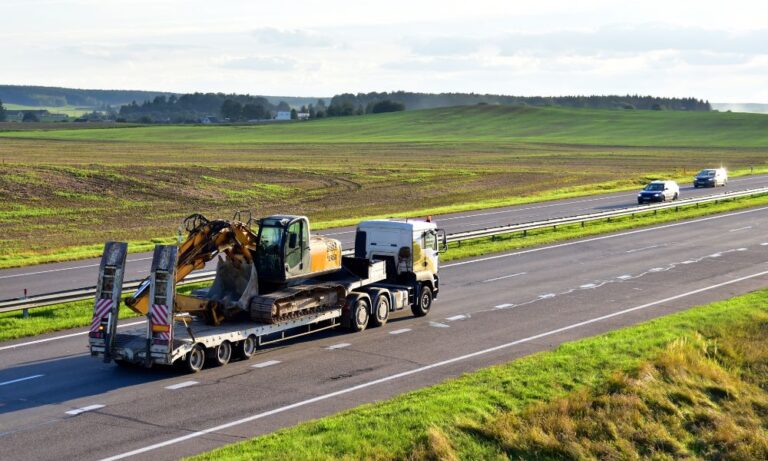 What You Need To Know About Heavy-Haul Trucking